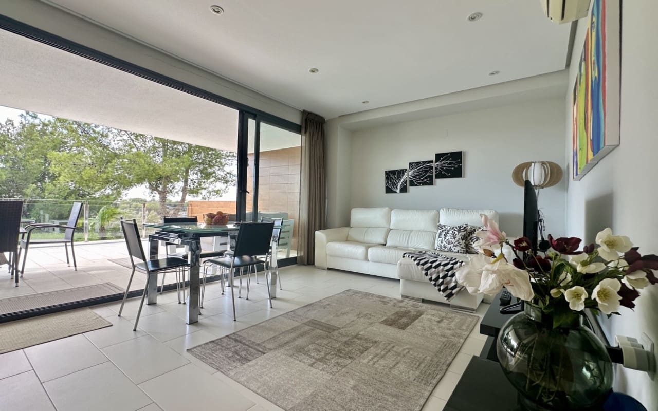 2 quarto Apartamento para venda em Villamartin com piscina - 255 000 € (Ref: 9558941)