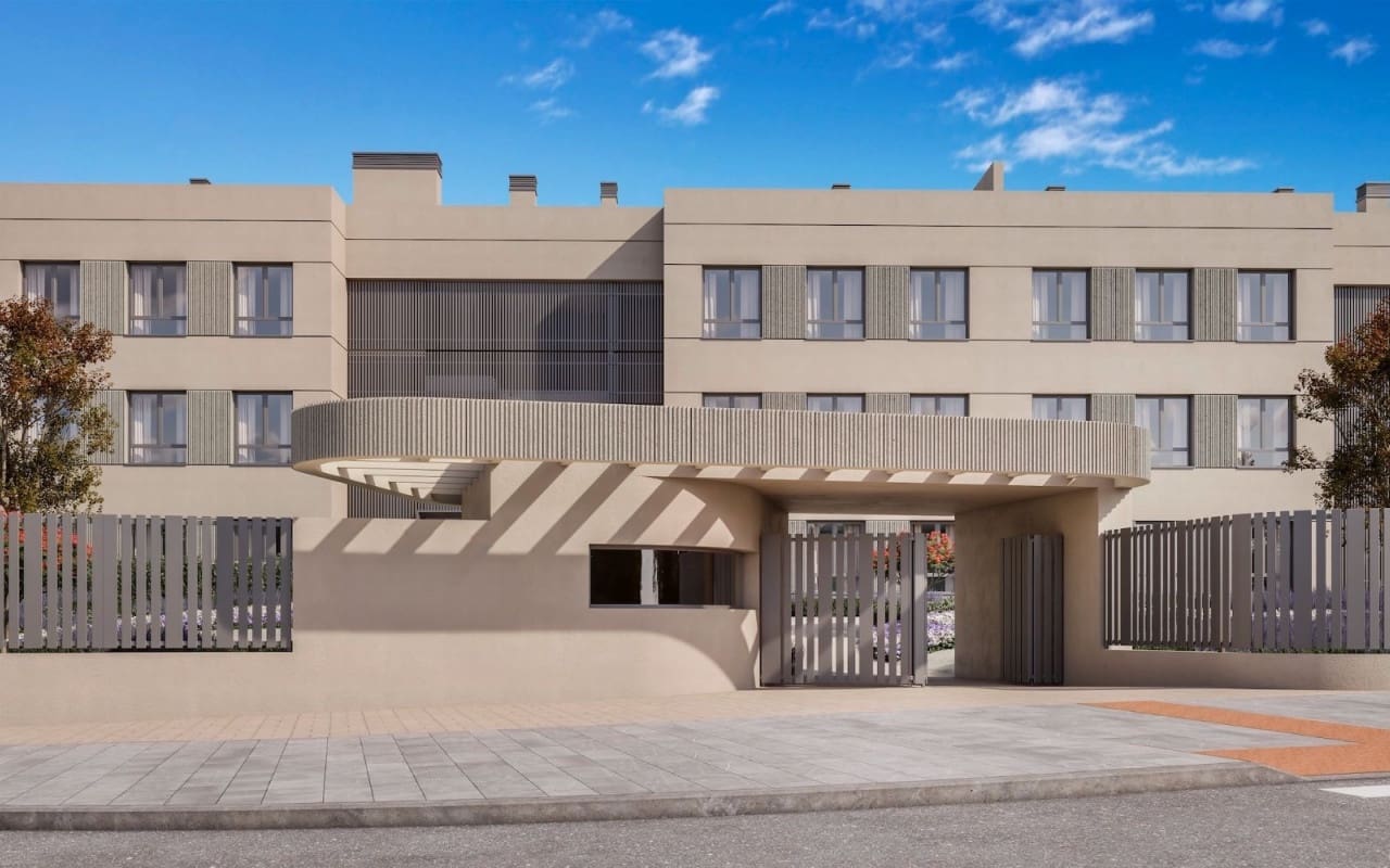 Apartamento de 2 habitaciones en Estepona en venta con piscina - 668.000 € (Ref: 9558945)