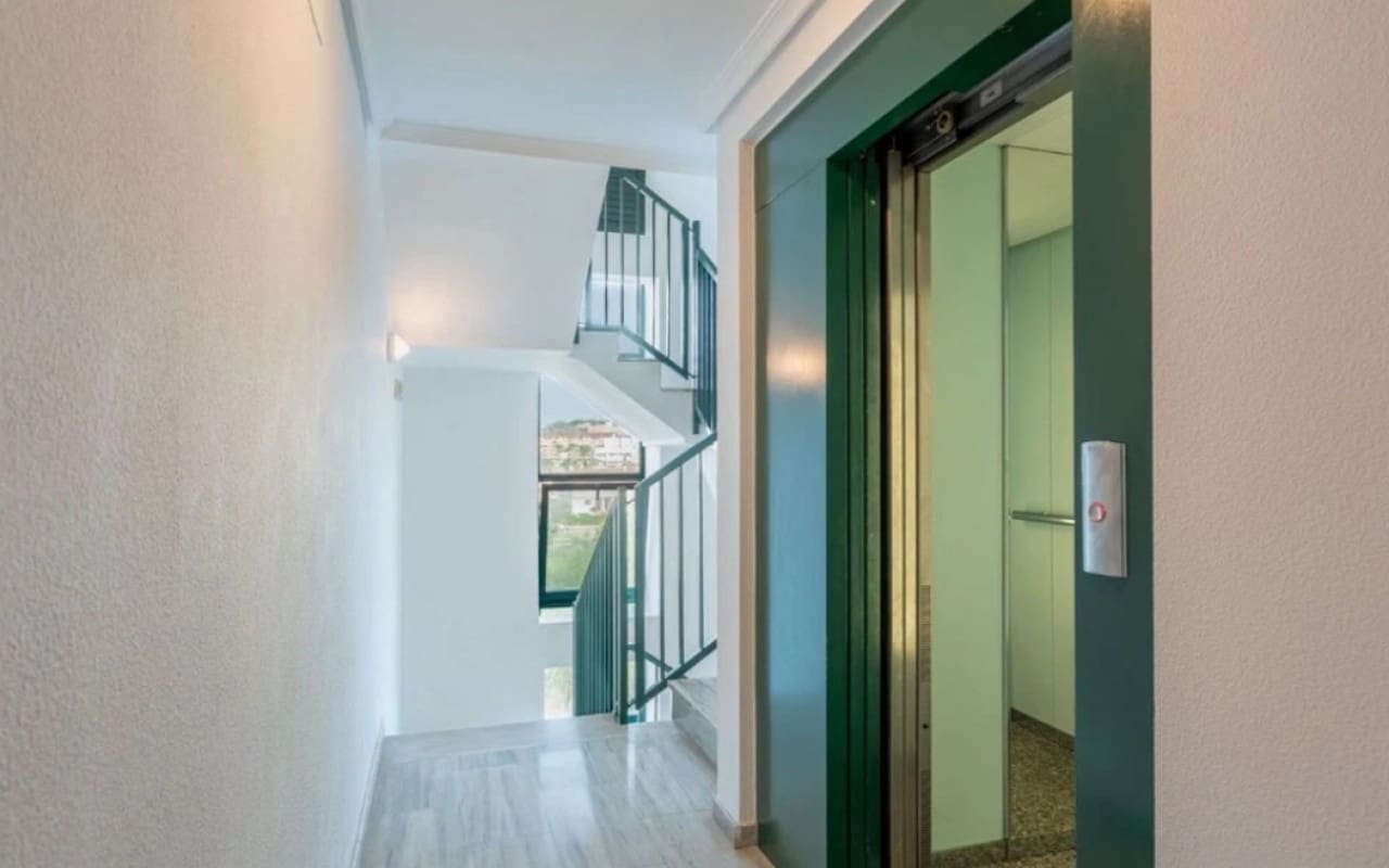 3 sovrum Strandlägenhet till salu i Denia med pool - 420 000 € (Ref: 9565622)