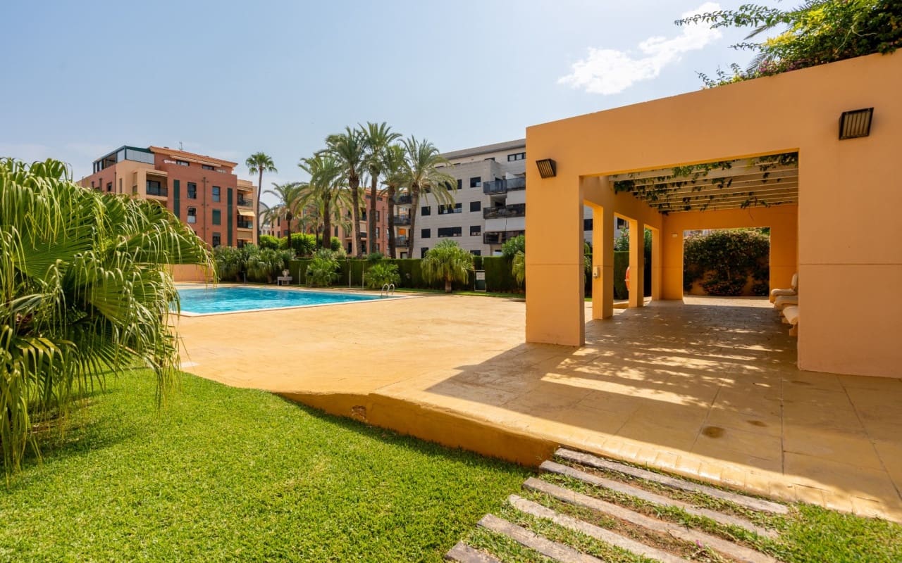 3 Zimmer Strandapartment zu verkaufen in Denia mit Pool - 420.000 € (Ref: 9565622)