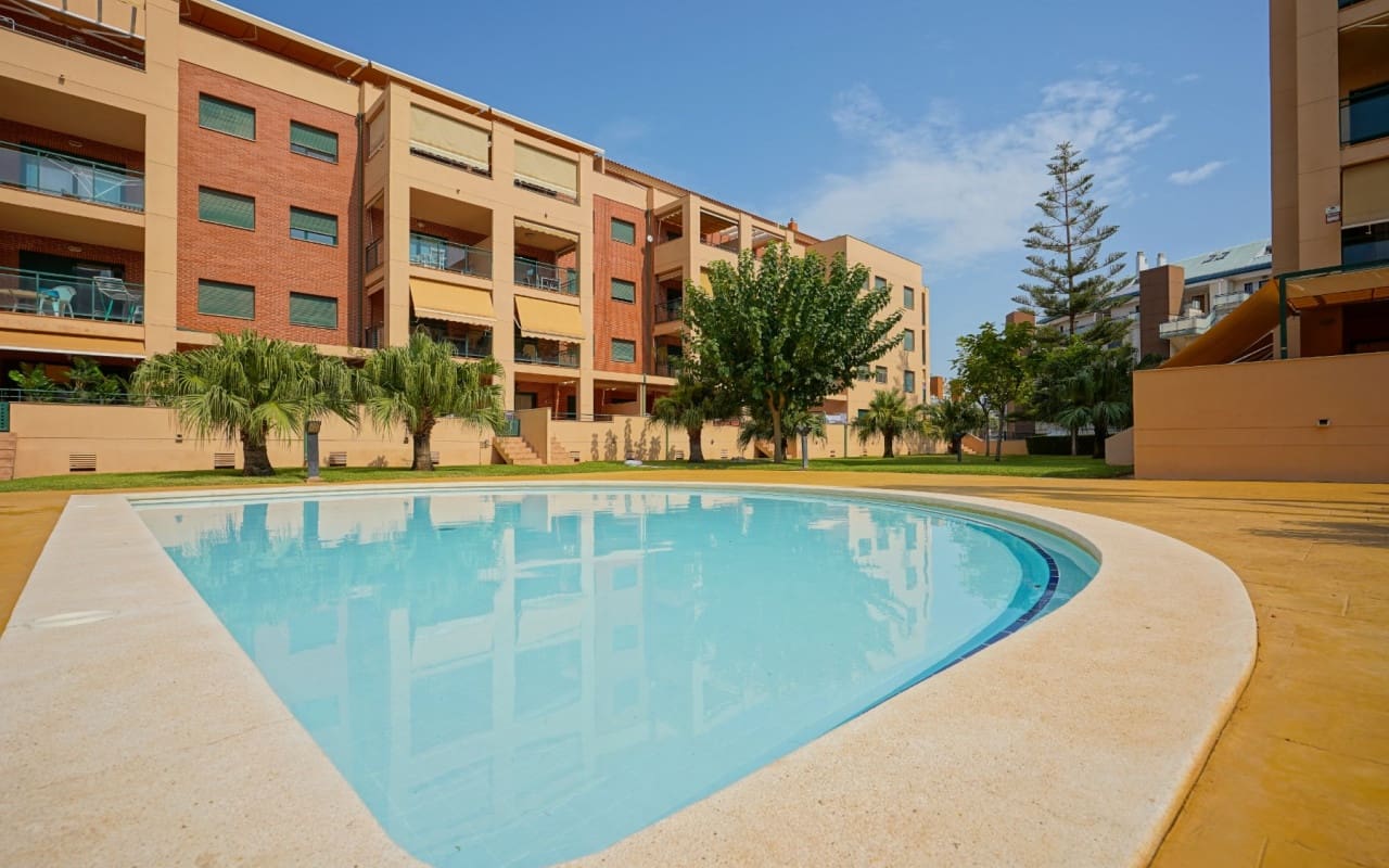 3 Zimmer Strandapartment zu verkaufen in Denia mit Pool - 420.000 € (Ref: 9565622)