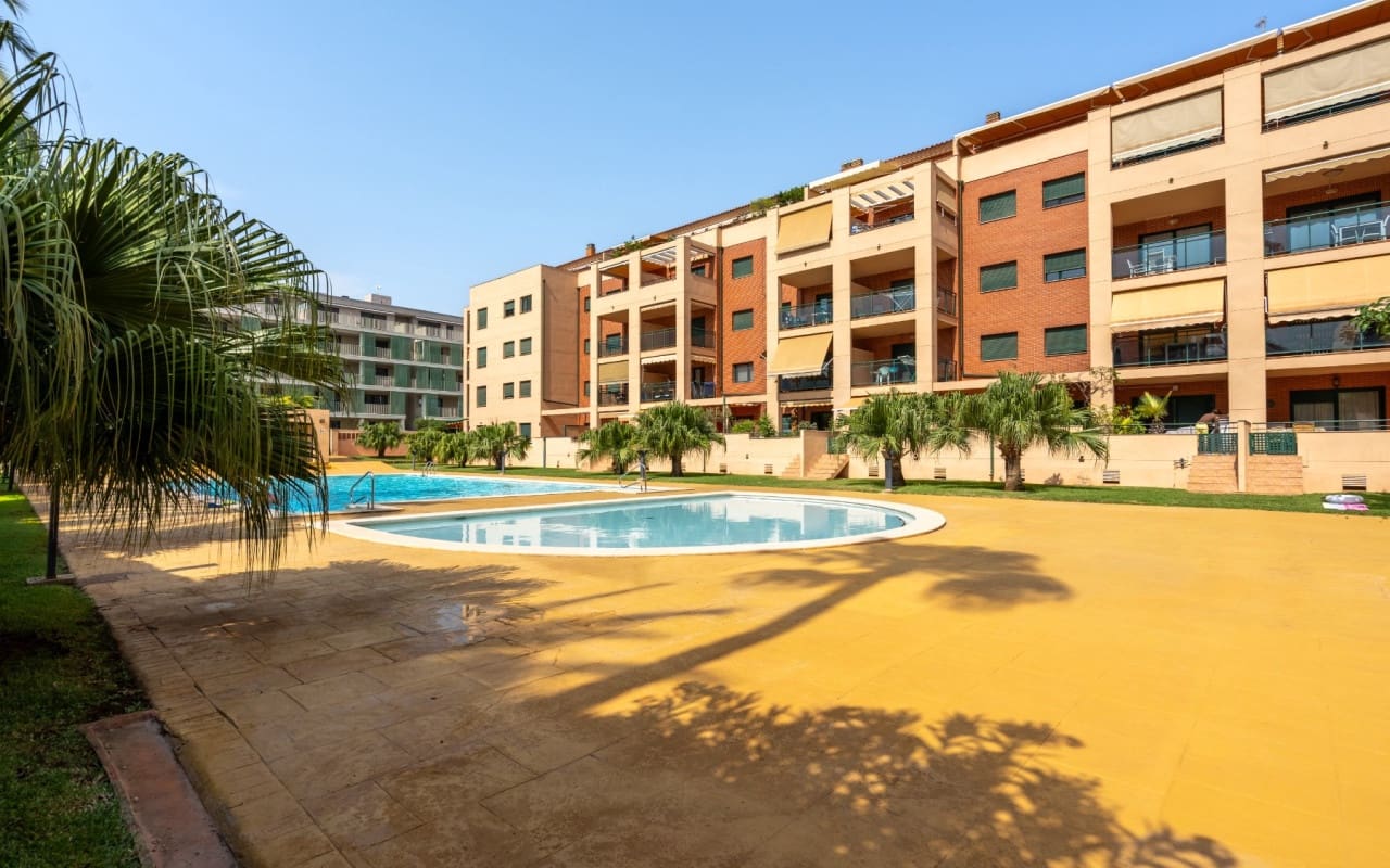 3 Zimmer Strandapartment zu verkaufen in Denia mit Pool - 420.000 € (Ref: 9565622)