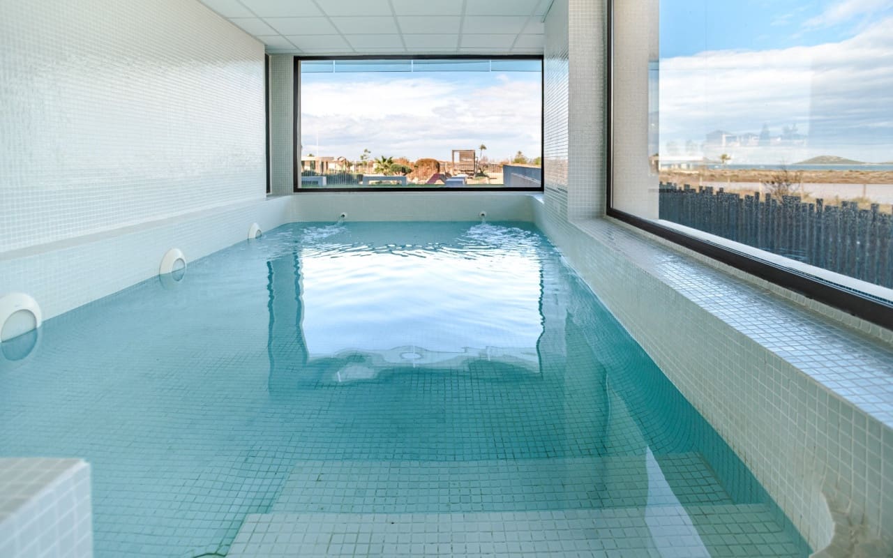 2 sovrum Strandlägenhet till salu i Mar de Cristal med pool - 289 000 € (Ref: 9565627)