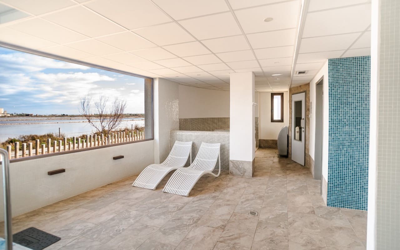 2 sovrum Strandlägenhet till salu i Mar de Cristal med pool - 289 000 € (Ref: 9565627)