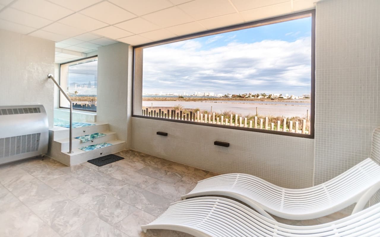 2 sovrum Strandlägenhet till salu i Mar de Cristal med pool - 289 000 € (Ref: 9565627)