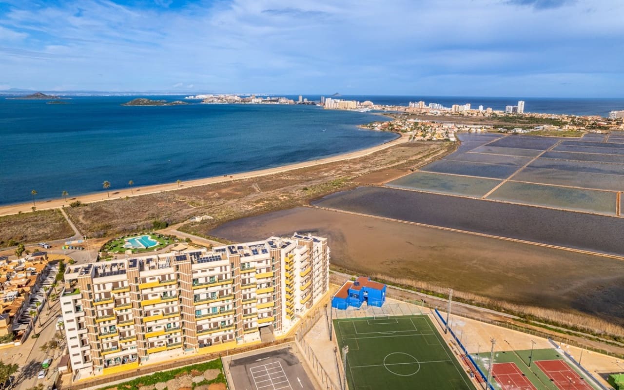 2 sovrum Strandlägenhet till salu i Mar de Cristal med pool - 289 000 € (Ref: 9565627)