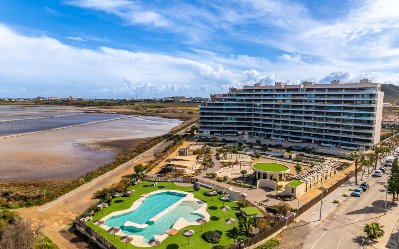 2 sovrum Strandlägenhet till salu i Mar de Cristal med pool - 289 000 € (Ref: 9565627)