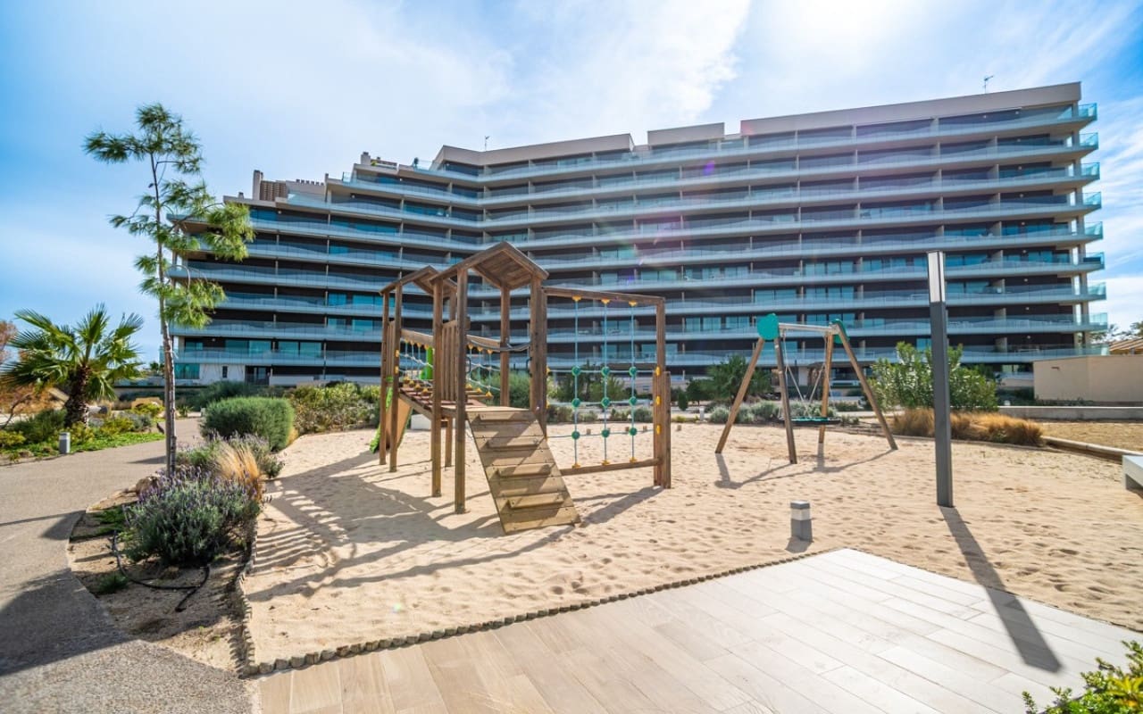 2 sovrum Strandlägenhet till salu i Mar de Cristal med pool - 289 000 € (Ref: 9565627)