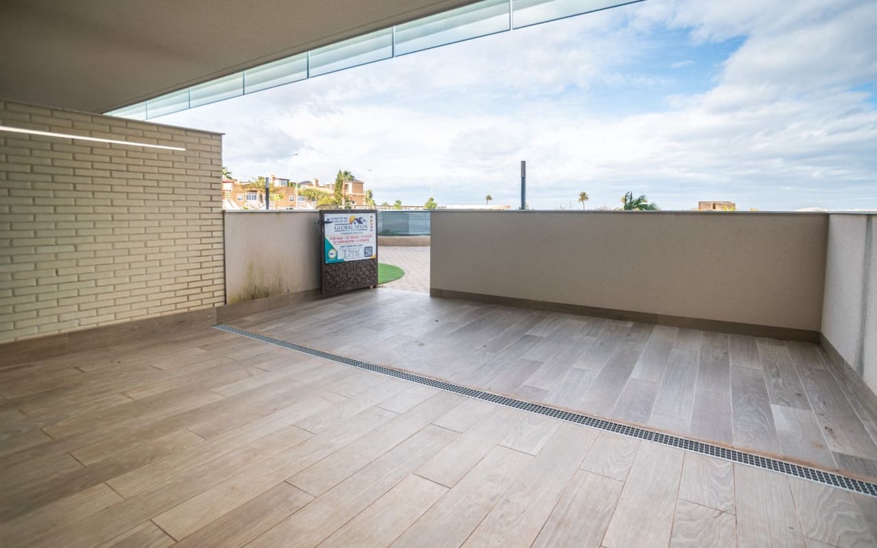 2 sovrum Strandlägenhet till salu i Mar de Cristal med pool - 289 000 € (Ref: 9565627)