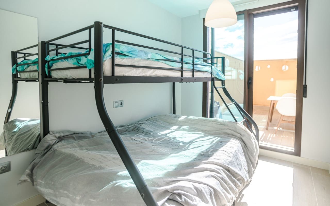 2 sovrum Strandlägenhet till salu i Mar de Cristal med pool - 289 000 € (Ref: 9565627)