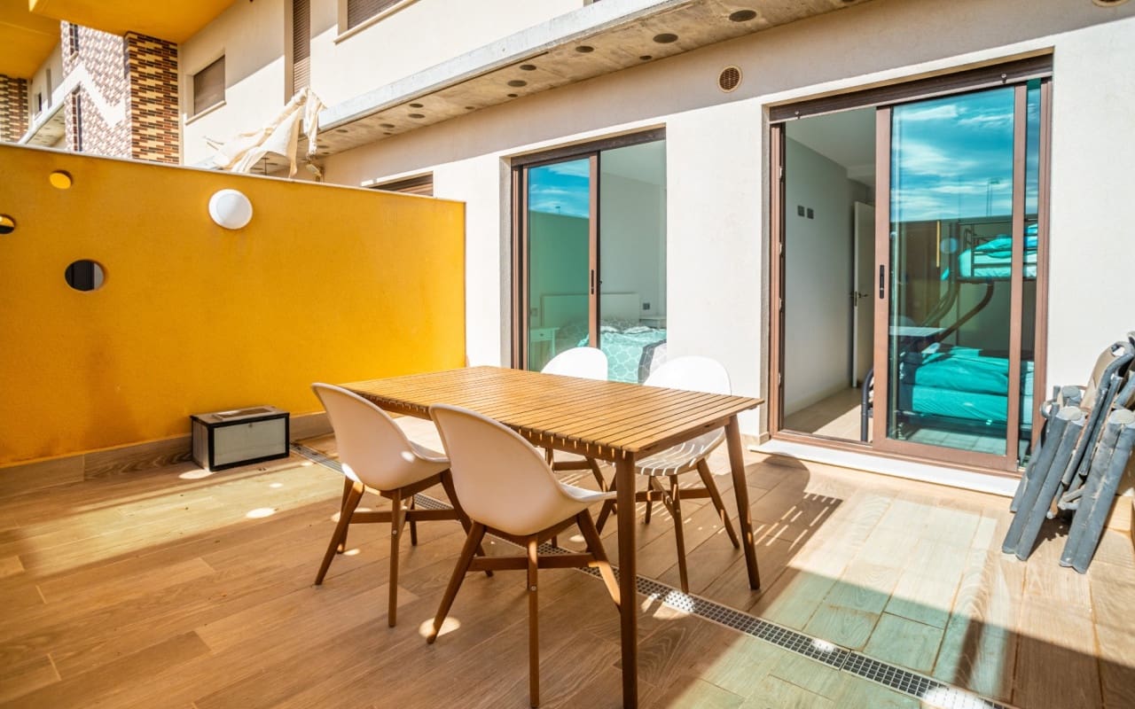 2 sovrum Strandlägenhet till salu i Mar de Cristal med pool - 289 000 € (Ref: 9565627)