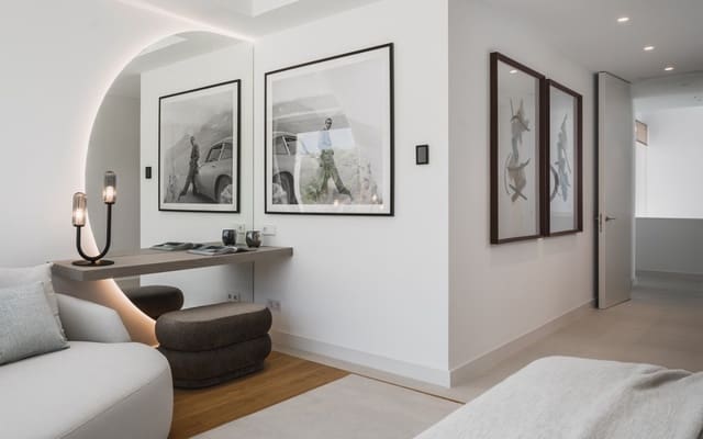 4 slaapkamer Villa te koop in Paraiso - Barronal, Estepona met zwembad - € 2.295.000 (Ref: 9569430)