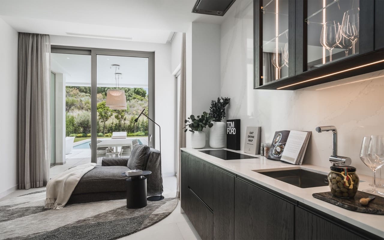 4 soveværelse Villa til salg i Estepona med swimmingpool - € 2.295.000 (Ref: 9569430)