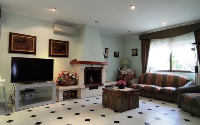 6 bedroom Villa for sale in Muro de Alcoy with pool - € 350,000 (Ref: 9569431)