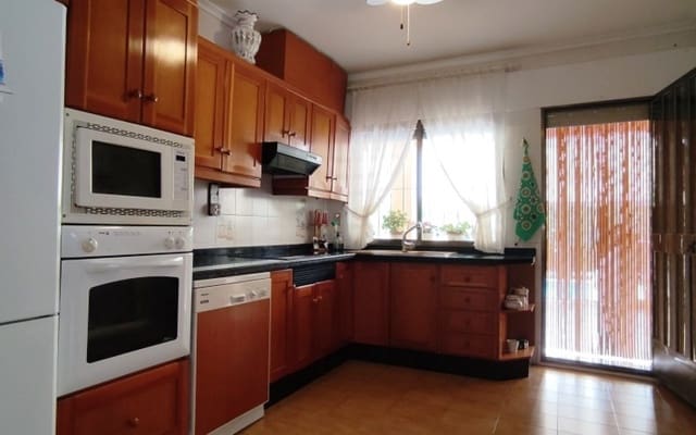 6 bedroom Villa for sale in Muro de Alcoy with pool - € 350,000 (Ref: 9569431)