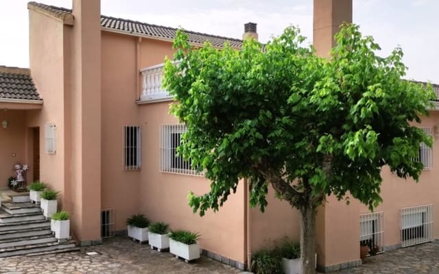 6 bedroom Villa for sale in Muro de Alcoy with pool - € 350,000 (Ref: 9569431)