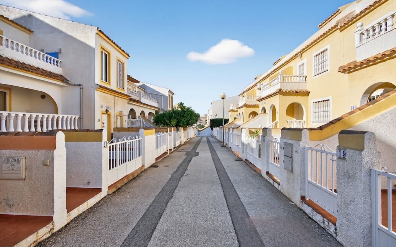 Apartamento de 3 habitaciones en Gran Alacant en venta con piscina - 199.000 € (Ref: 9569442)