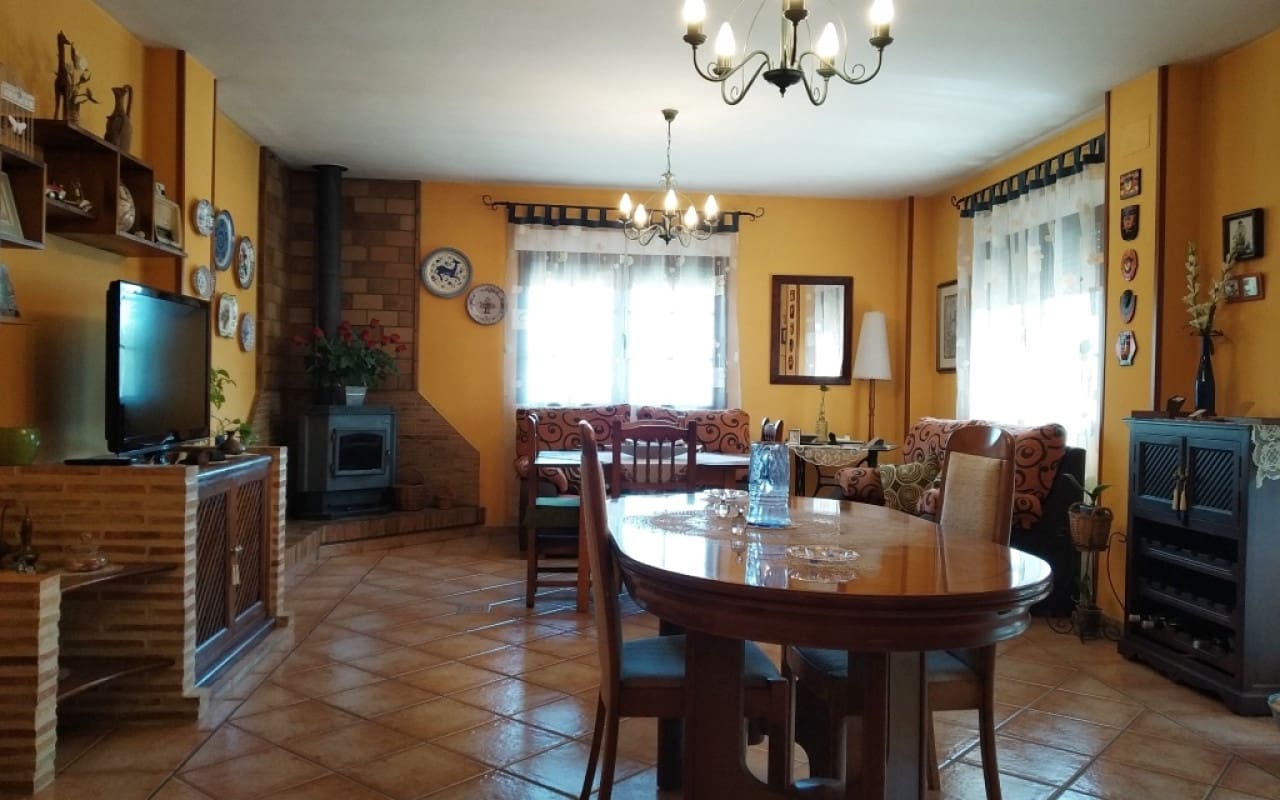 3 sovrum Villa till salu i Ontinyent med pool - 395 000 € (Ref: 9569943)