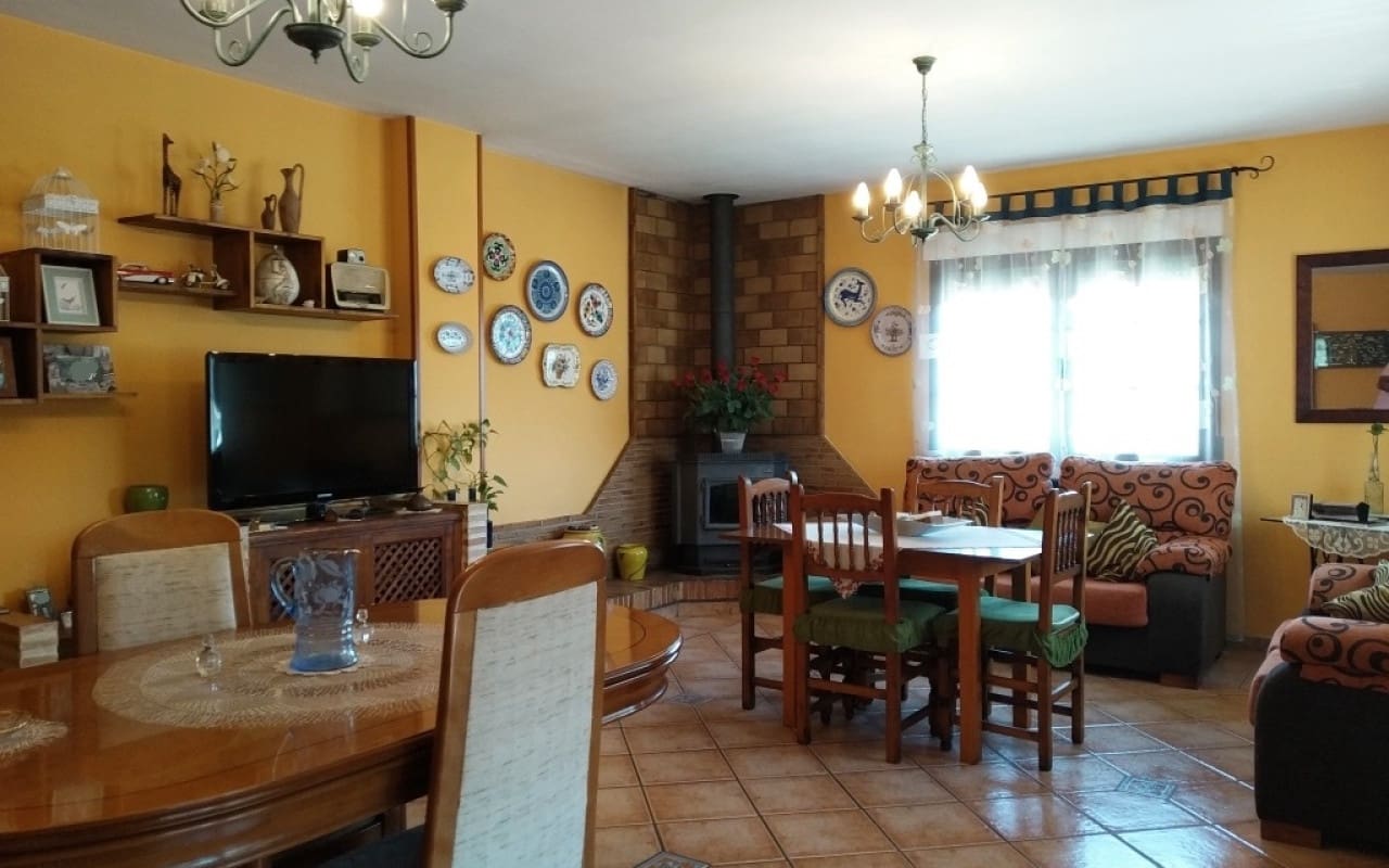 3 sovrum Villa till salu i Ontinyent med pool - 395 000 € (Ref: 9569943)