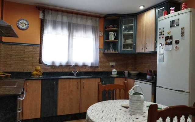 3 soveværelse Villa til salg i Ontinyent med swimmingpool - € 395.000 (Ref: 9569943)