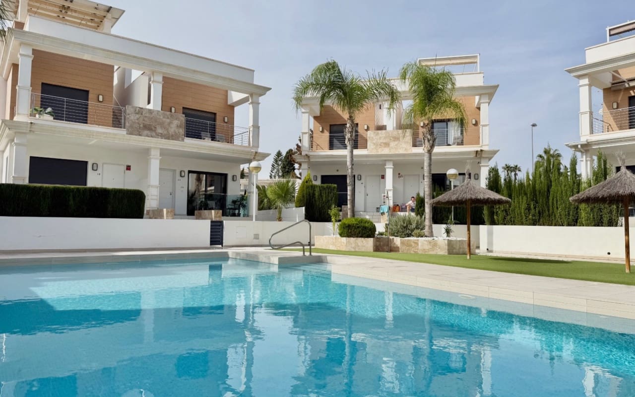 3 quarto Casa em Banda para venda em Ciudad Quesada com piscina - 340 000 € (Ref: 9572118)