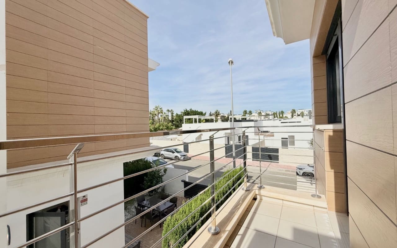 3 quarto Casa em Banda para venda em Ciudad Quesada com piscina - 340 000 € (Ref: 9572118)