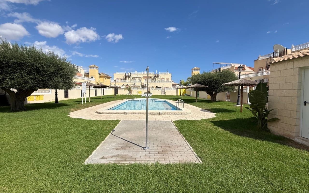 2 chambre Maison de Ville à vendre à Cabo Roig avec piscine - 205 900 € (Ref: 9572119)