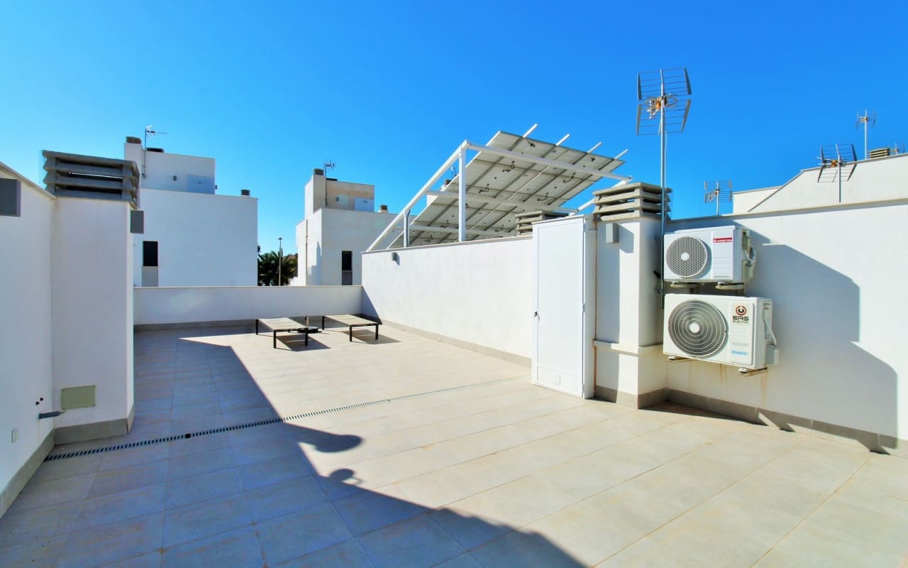 2 bedroom Townhouse for sale in Pilar de la Horadada with pool - € 299,995 (Ref: 9572120)