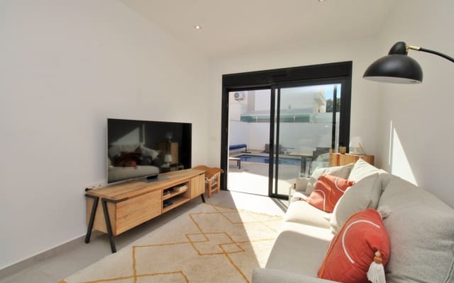 2 bedroom Townhouse for sale in Pilar de la Horadada ciudad, Pilar de la Horadada with pool - € 299,995 (Ref: 9572120)