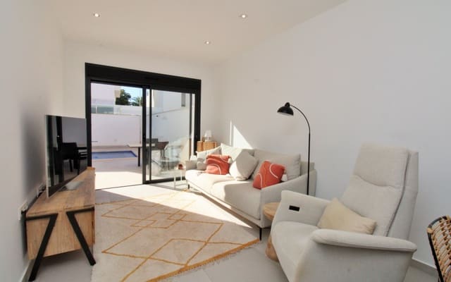 2 bedroom Townhouse for sale in Pilar de la Horadada ciudad, Pilar de la Horadada with pool - € 299,995 (Ref: 9572120)