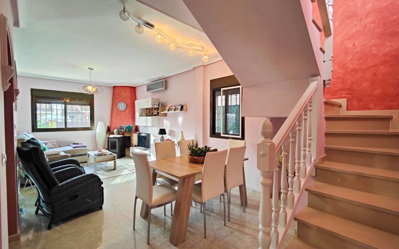 3 sypialnia Willa na sprzedaż w El Raso z basenem - 365 000 € (Ref: 9572121)