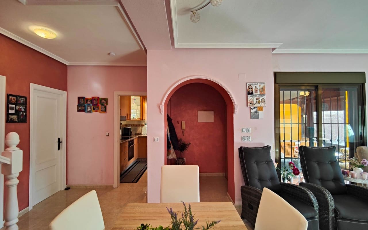 3 sypialnia Willa na sprzedaż w El Raso z basenem - 365 000 € (Ref: 9572121)