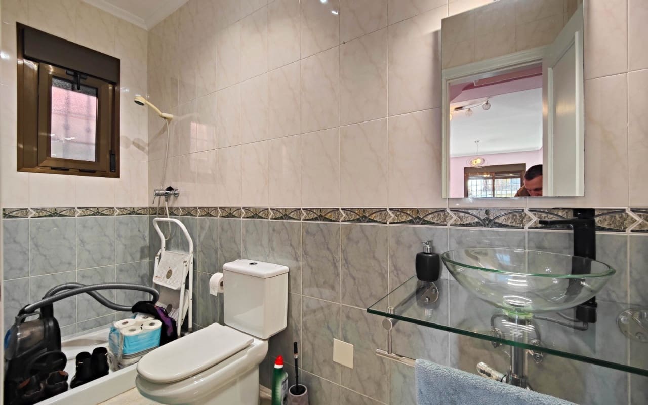 3 sypialnia Willa na sprzedaż w El Raso z basenem - 365 000 € (Ref: 9572121)