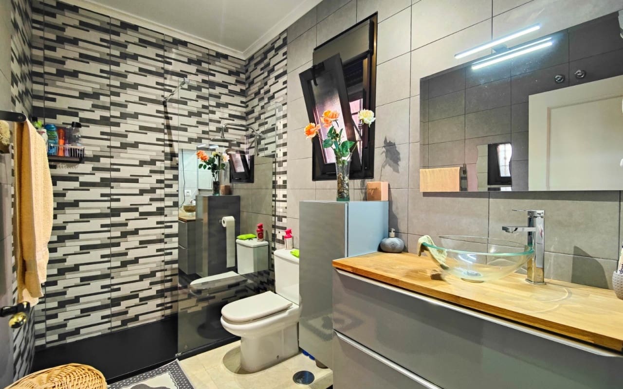 3 sypialnia Willa na sprzedaż w El Raso z basenem - 365 000 € (Ref: 9572121)