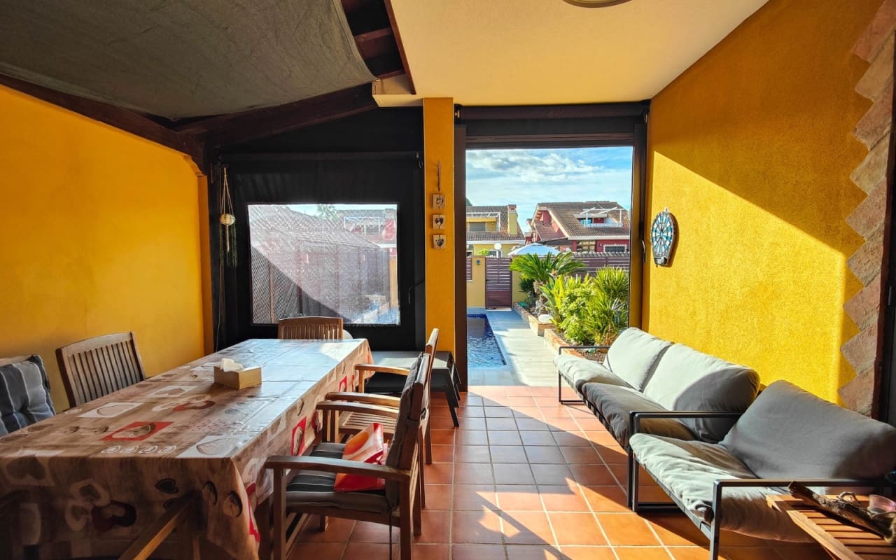 3 sypialnia Willa na sprzedaż w El Raso z basenem - 365 000 € (Ref: 9572121)