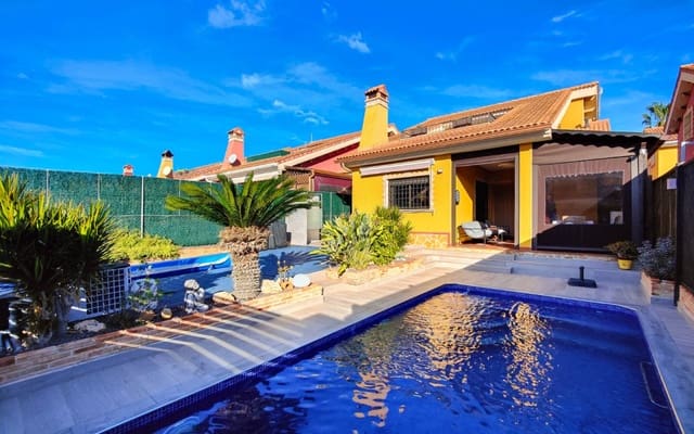 3 sypialnia Willa na sprzedaż w El Raso, Guardamar del Segura z basenem - 365 000 € (Ref: 9572121)