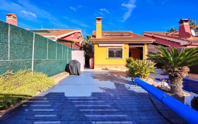 3 sypialnia Willa na sprzedaż w El Raso, Guardamar del Segura z basenem - 365 000 € (Ref: 9572121)