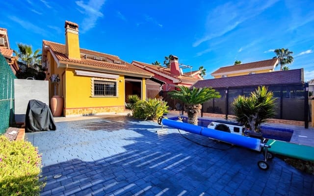 3 sypialnia Willa na sprzedaż w El Raso, Guardamar del Segura z basenem - 365 000 € (Ref: 9572121)