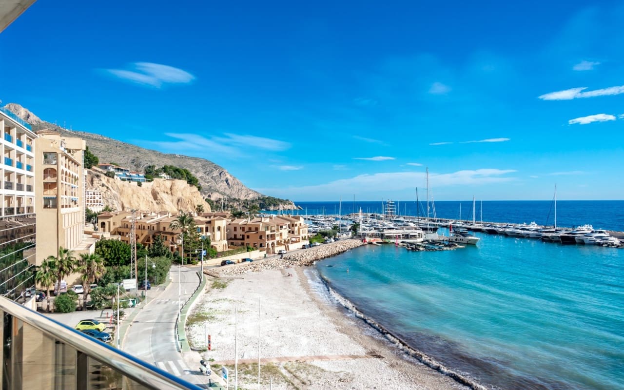 4 soveværelse Strandlejlighed til salg i Altea med swimmingpool - € 680.000 (Ref: 9572129)