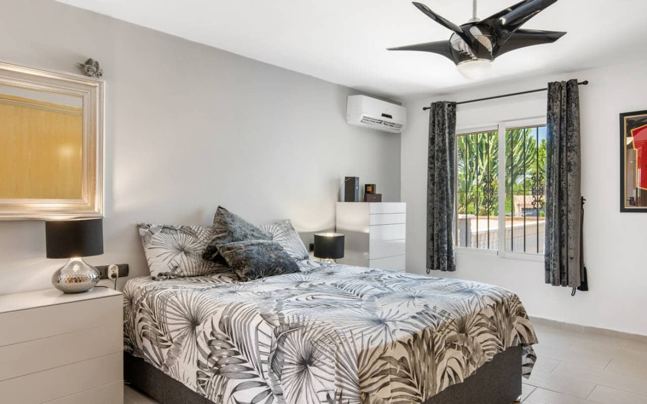 4 sypialnia Finka/Dom wiejski na sprzedaż w Catral z basenem - 565 000 € (Ref: 9572130)