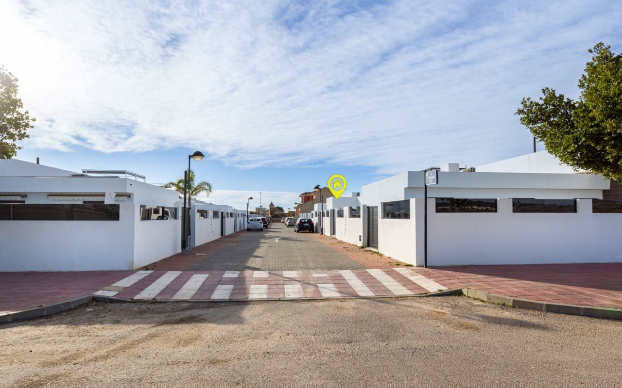 3 bedroom Villa for sale in Torre-Pacheco with pool - € 342,000 (Ref: 9580067)