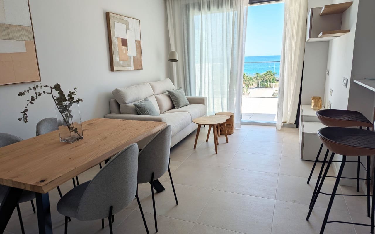 2 slaapkamer Strandappartement te koop in Denia met zwembad - € 379.000 (Ref: 9583161)