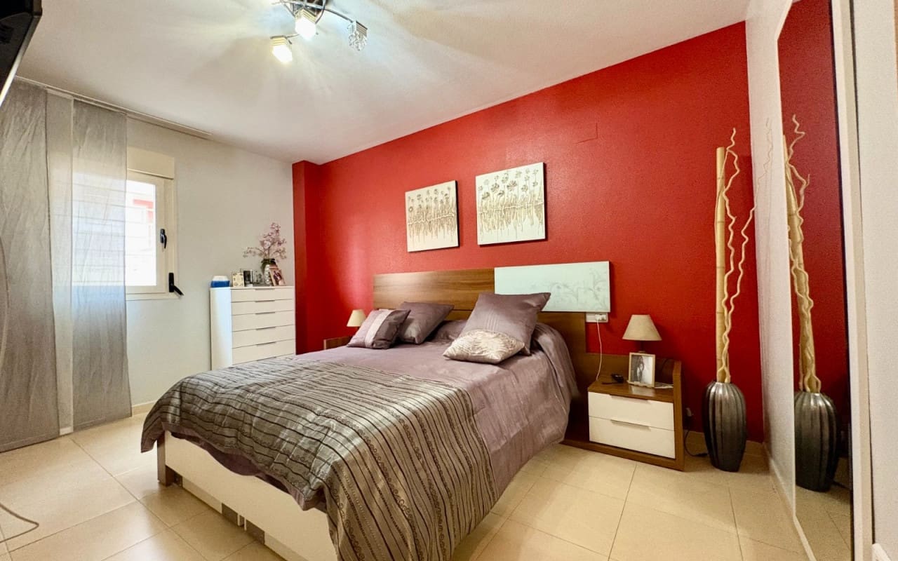 3 bedroom Apartment for sale in Denia with pool - € 285,000 (Ref: 9596453)