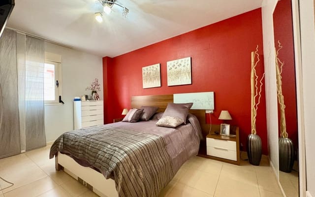 3 bedroom Apartment for sale in Dénia with pool - € 285,000 (Ref: 9596453)