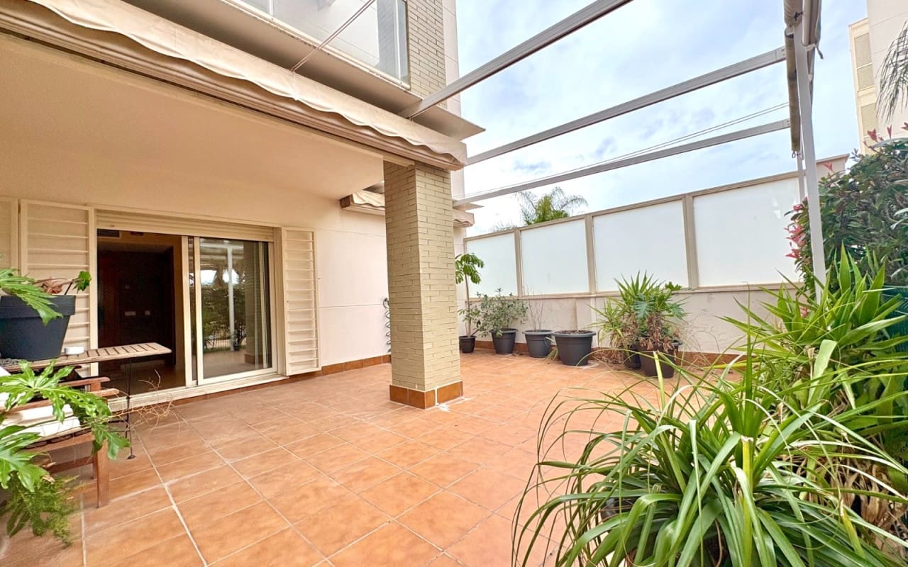 3 bedroom Apartment for sale in Denia with pool - € 285,000 (Ref: 9596453)