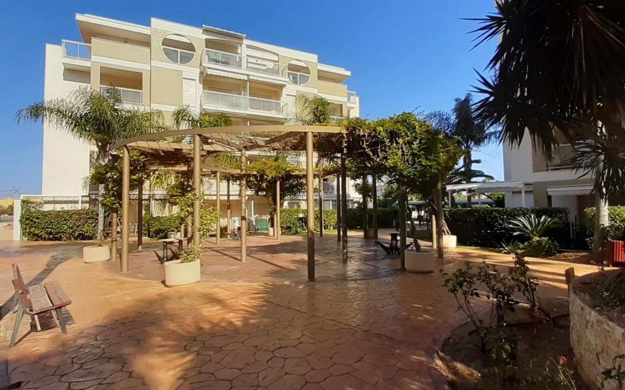 3 bedroom Apartment for sale in Denia with pool - € 285,000 (Ref: 9596453)