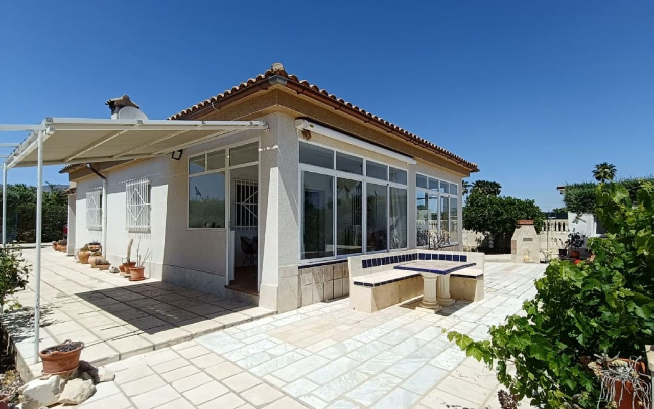 3 chambre Finca/Maison de Campagne à vendre à Albatera avec piscine - 330 000 € (Ref: 9596458)