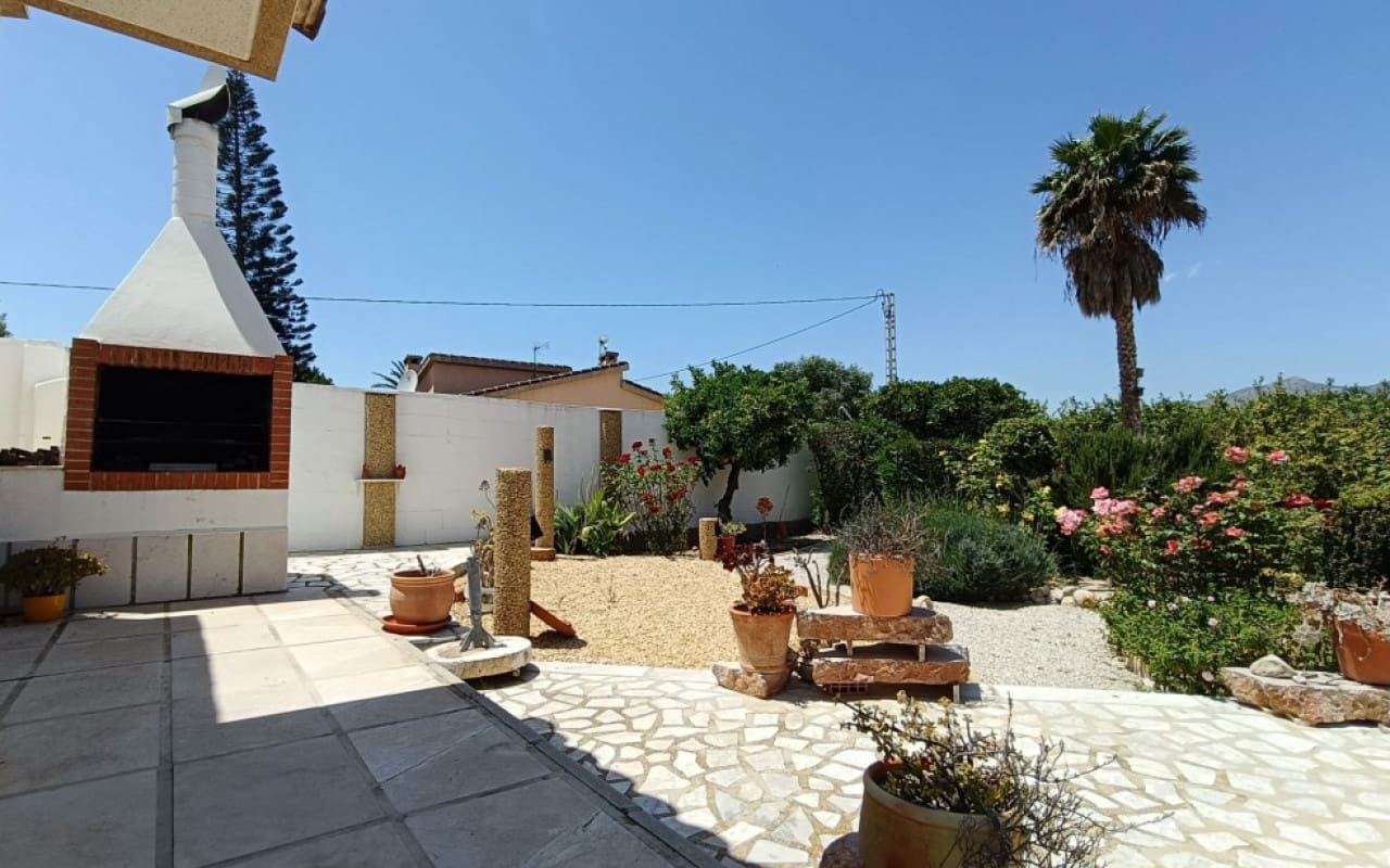 3 chambre Finca/Maison de Campagne à vendre à Albatera avec piscine - 330 000 € (Ref: 9596458)