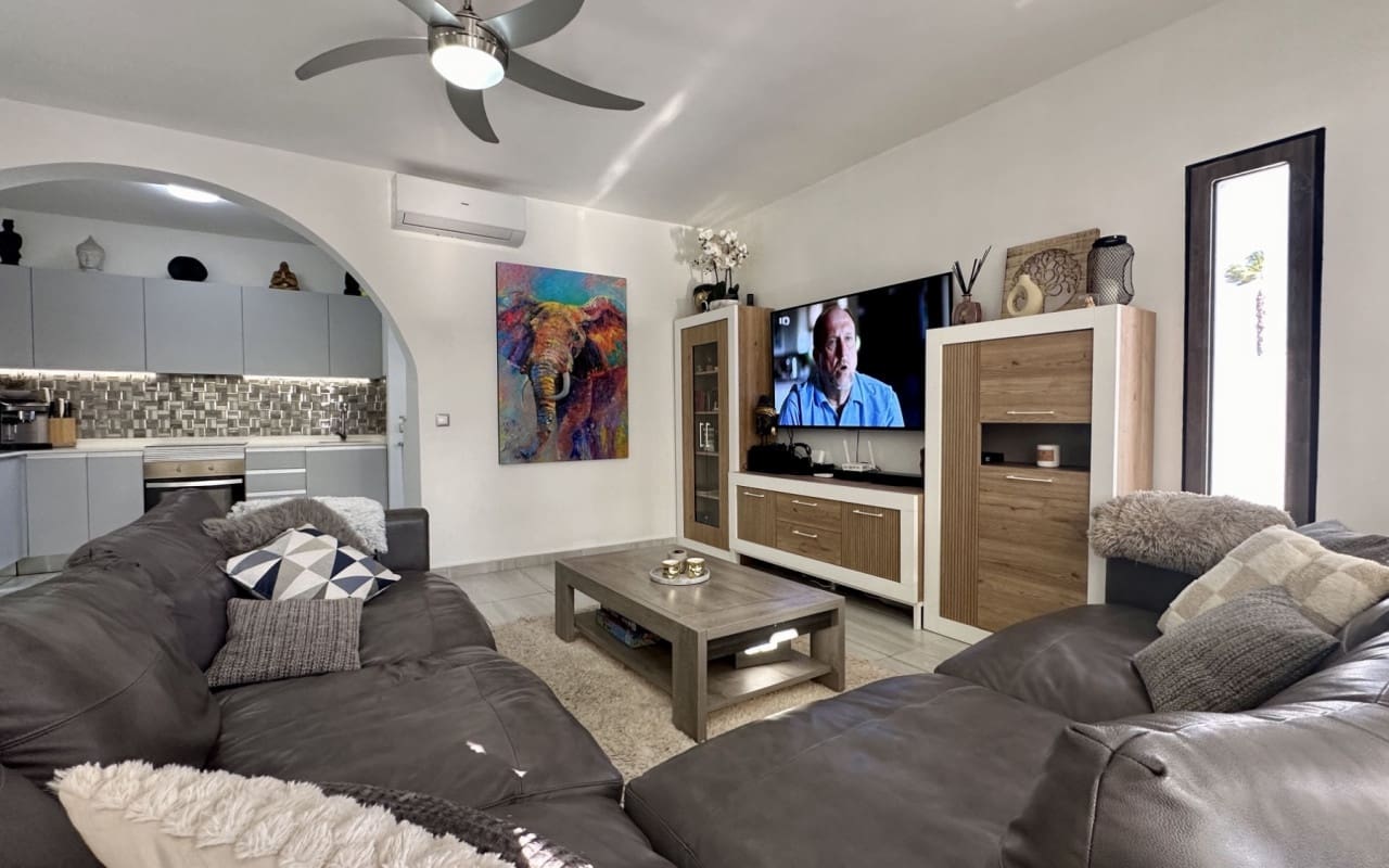 5 makuuhuone Huvila myytävänä paikassa Ciudad Quesada mukana uima-altaan - 498 000 € (Ref: 9602995)