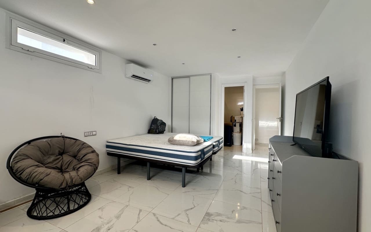 5 makuuhuone Huvila myytävänä paikassa Ciudad Quesada mukana uima-altaan - 498 000 € (Ref: 9602995)